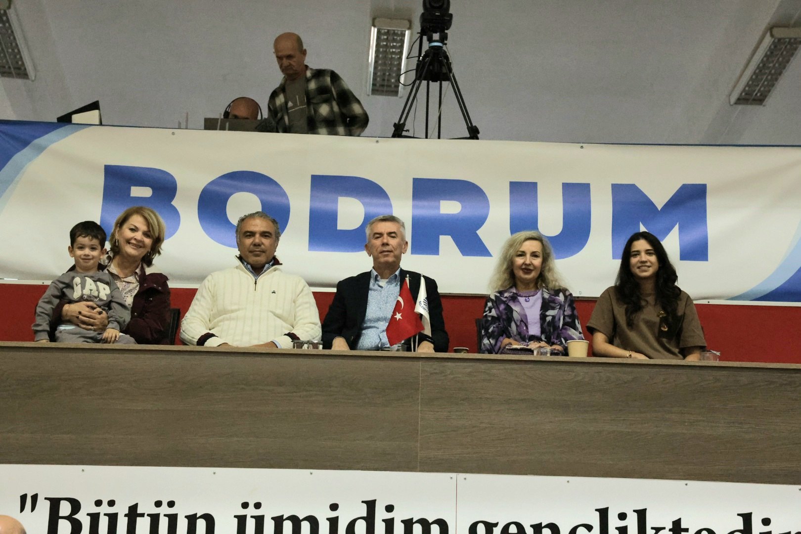 Denizin Kızları’nı Yalnız Bırakmadılar!