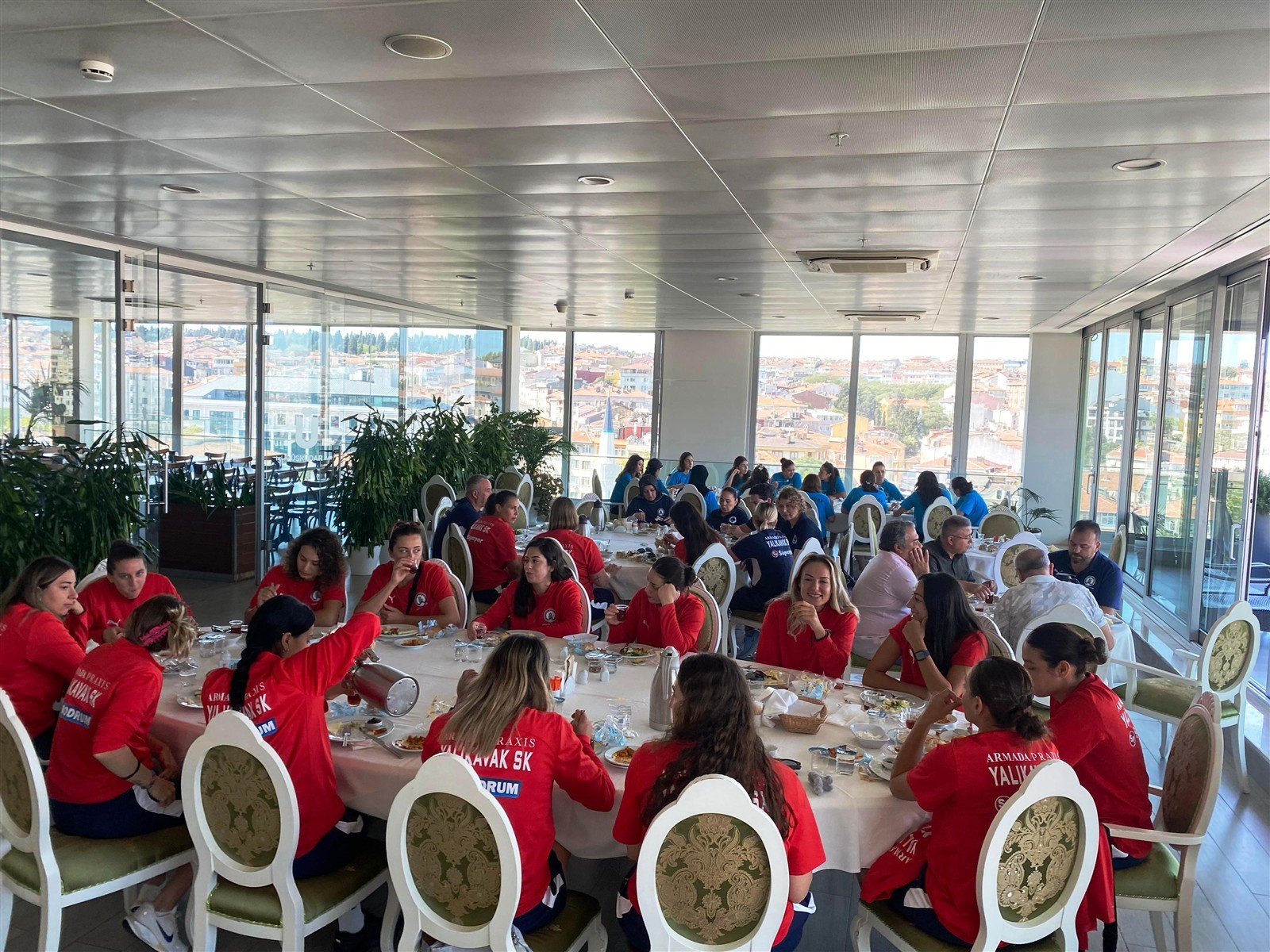 The team at a dinner during the İstanbul camp
